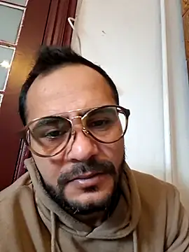Snapshot of julian-112 chatting on 17, 1, 2026 julian-112 online show from 17, 1, 2026