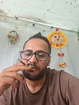 Snapshot of julian-112 chatting on 24, 6, 2026 julian-112 online show from 24, 6, 2026