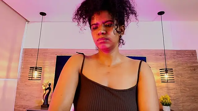 Ellie-Alves online show from 12, 5, 2026