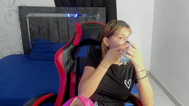 Snapshot of Bella_Blanca chatting on 25, 2, 2026 Bella Blanca online show from 25, 2, 2026