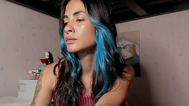 Snapshot of azula_lillet chatting on 26, 6, 2026 azula lillet online show from 26, 6, 2026