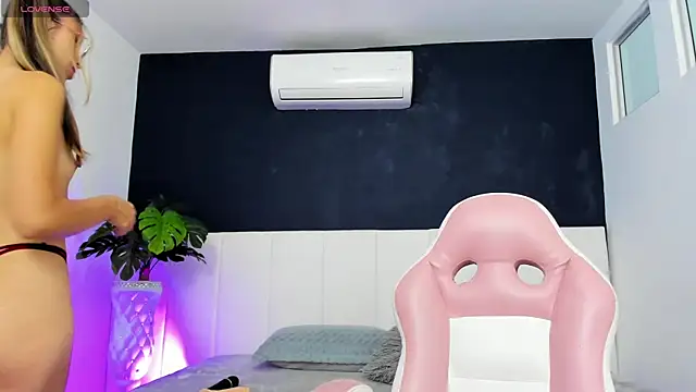 yeye sweet  online show from 25, 6, 2026
