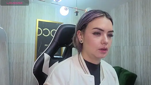 Snapshot of zarcasutra_t chatting on 1, 3, 2026 zarcasutra t online show from 1, 3, 2026