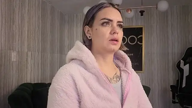 Snapshot of zarcasutra_t chatting on 2, 3, 2026 zarcasutra t online show from 2, 3, 2026