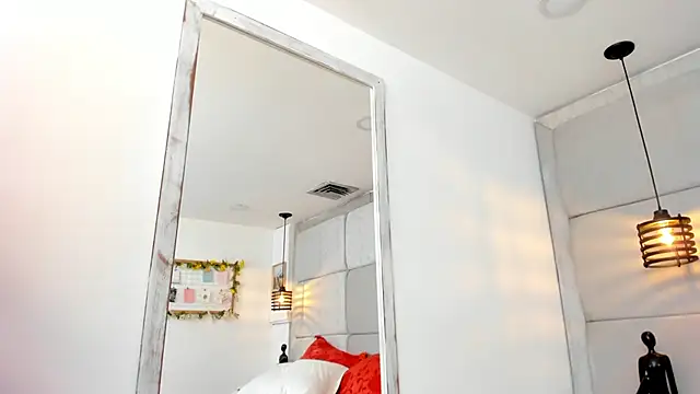 IvonneOwen online show from 20, 2, 2026