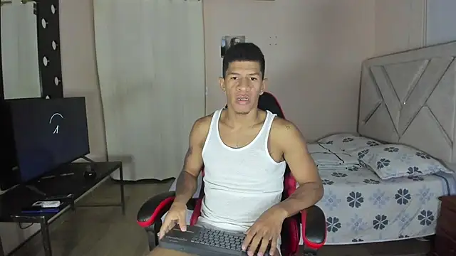 Snapshot of antonio_aguilarx chatting on 4, 8, 2026 antonio aguilarx online show from 4, 8, 2026