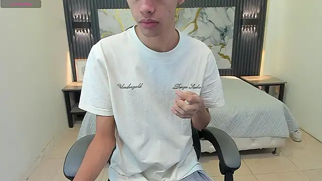 Dark Desiree18 online show from 4, 2, 2026