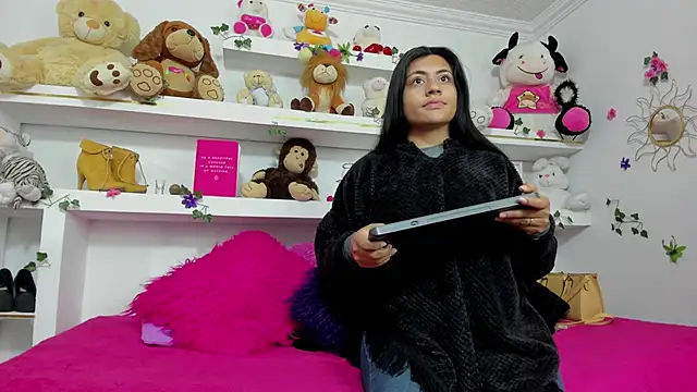 maira diazz online show from 13, 2, 2026