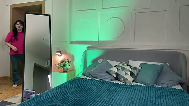  SilkyShadow  online show from 22, 4, 2026