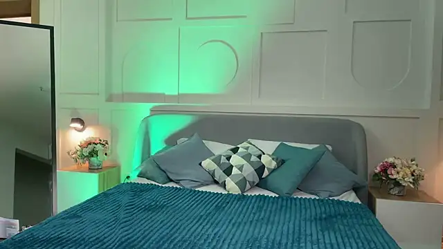  SilkyShadow  online show from 23, 4, 2026