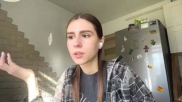 ElsieKuhlmann online show from 6, 4, 2026