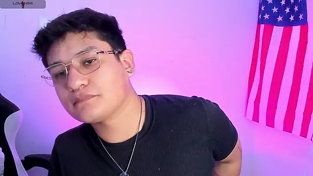 Snapshot of Theo_Rowan chatting on 17, 2, 2026 Theo Rowan online show from 17, 2, 2026