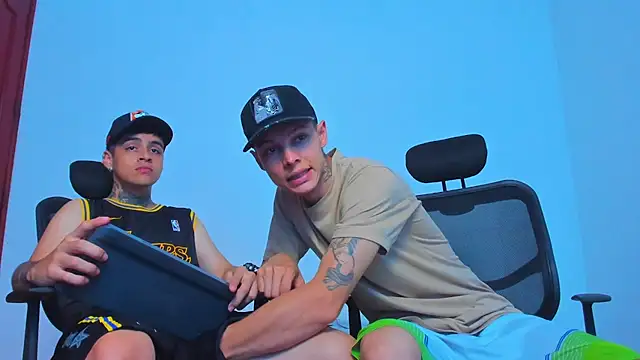 Snapshot of Thomas-Wil chatting on 22, 3, 2026 Thomas-Wil online show from 22, 3, 2026