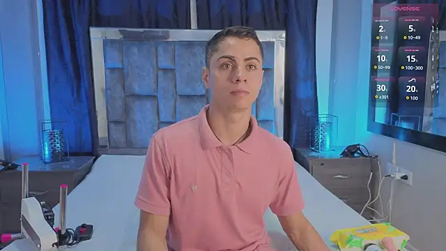 LeoMonnroe online show from 20, 2, 2026