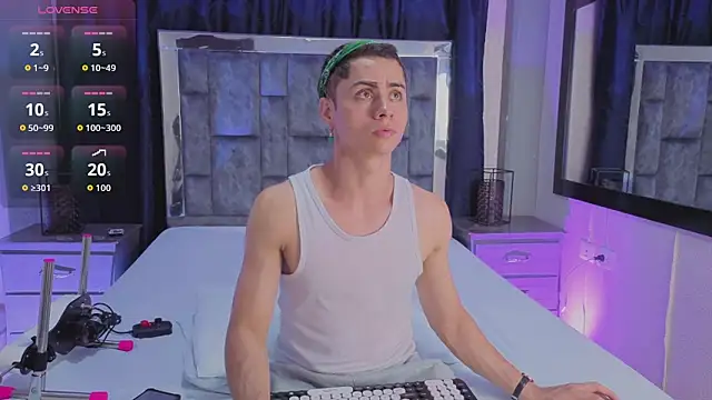 LeoMonnroe online show from 9, 4, 2026