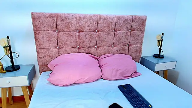 Veronica Wins  online show from 11, 1, 2026