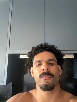 Gustavo17model online show from 8, 1, 2026