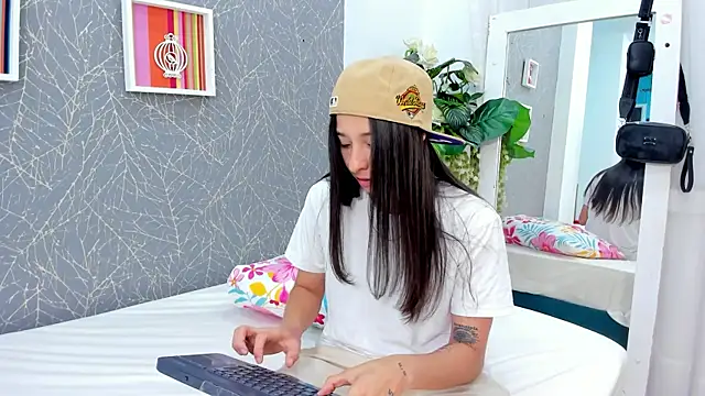 Snapshot of ViictoriiaSaenz chatting on 8, 5, 2026 ViictoriiaSaenz online show from 8, 5, 2026