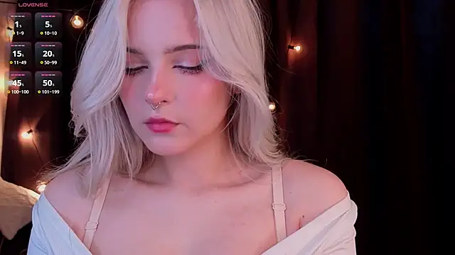 ShyniAlice online show from 4, 2, 2026