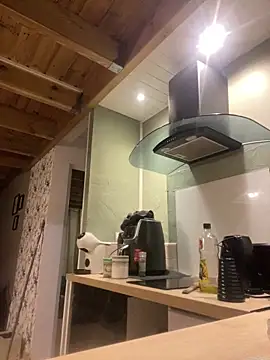 Axel black10 online show from 4, 4, 2026