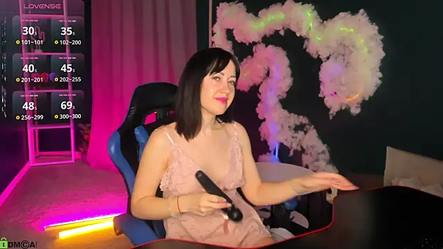 Snapshot of Amily_Warren chatting on 2, 3, 2026 Amily Warren online show from 2, 3, 2026