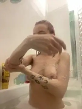 aka Blonde online show from 18, 3, 2026