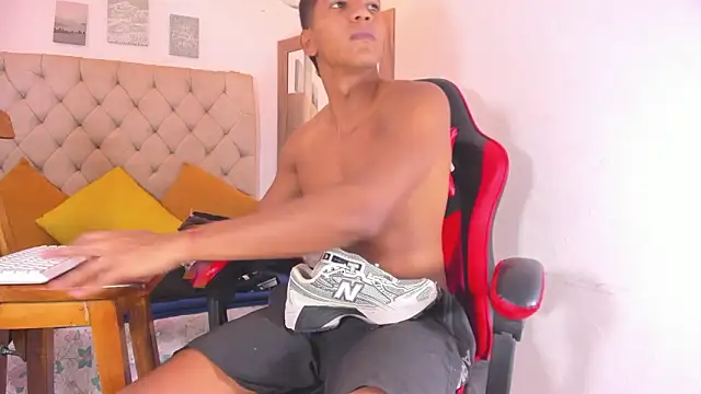 noah sthone online show from 15, 3, 2026