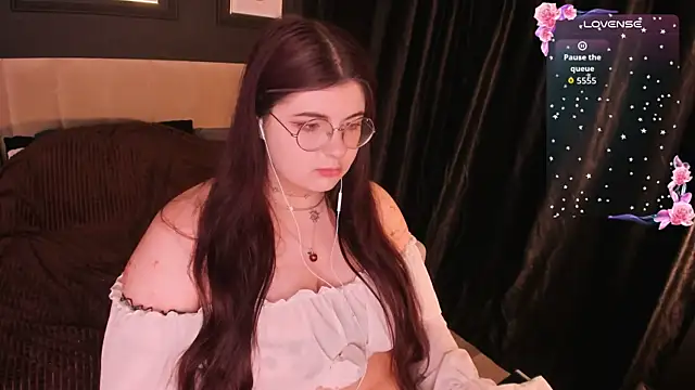 Snapshot of Siena_aa chatting on 11, 7, 2026 Siena aa online show from 11, 7, 2026