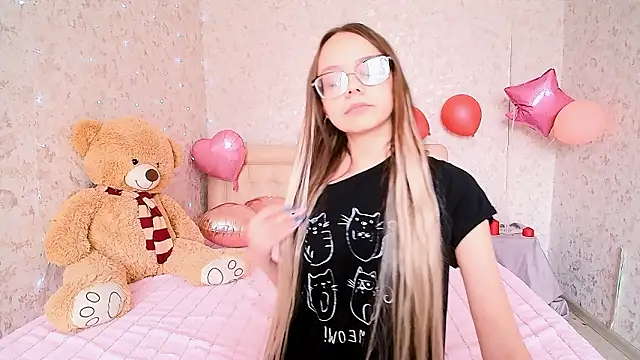 LolliStrawberry online show from 16, 3, 2026