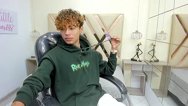 Anyelo Twink online show from 3, 3, 2026