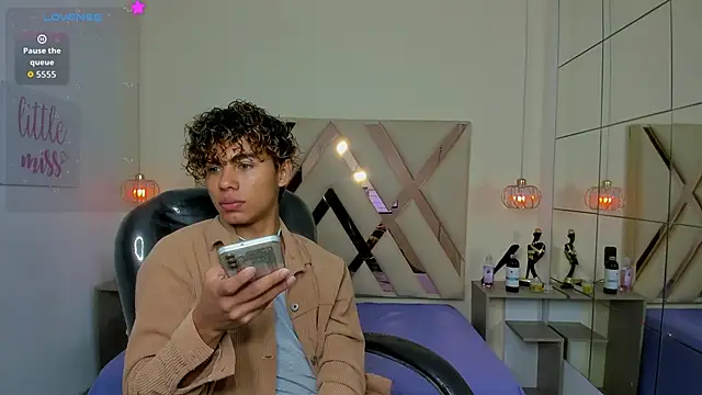Anyelo Twink online show from 9, 6, 2026