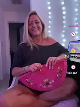 Snapshot of FoxyMillie chatting on 26, 6, 2026 FoxyMillie online show from 26, 6, 2026