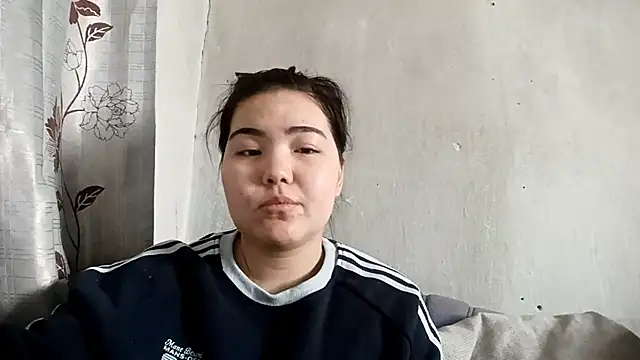 Snapshot of MollyAsian chatting on 15, 2, 2026 MollyAsian online show from 15, 2, 2026