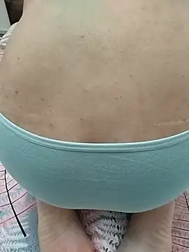 PrettyBottom1 online show from 15, 1, 2026