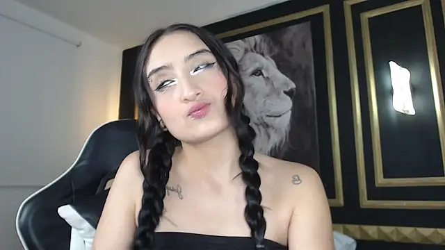 emma hiltonn  online show from 11, 2, 2026