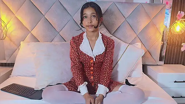 Real virgin Pussy online show from 25, 2, 2026