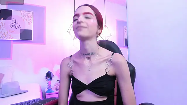 Snapshot of april_jones05 chatting on 2, 2, 2026 april jones05 online show from 2, 2, 2026