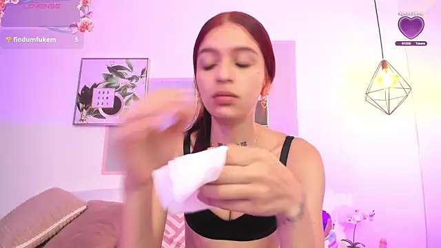 Snapshot of april_jones05 chatting on 8, 2, 2026 april jones05 online show from 8, 2, 2026