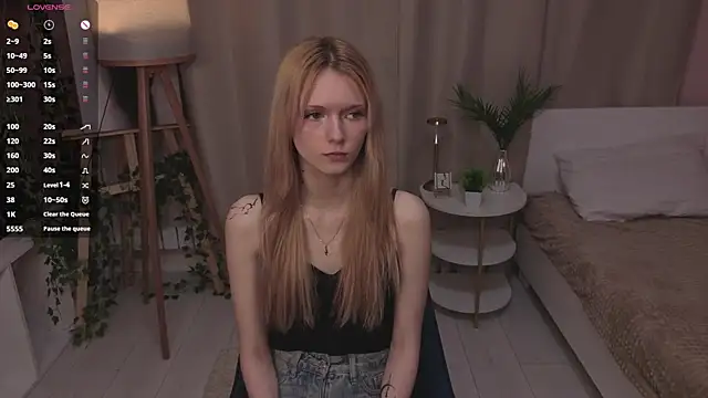 JuanaSumma online show from 15, 4, 2026