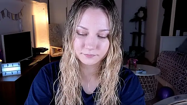 Snapshot of missyourtouch chatting on 22, 4, 2026 missyourtouch online show from 22, 4, 2026