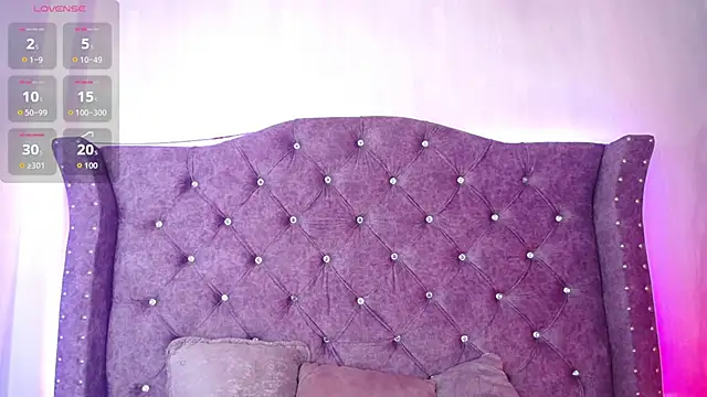 Violet Collins1 online show from 18, 4, 2026