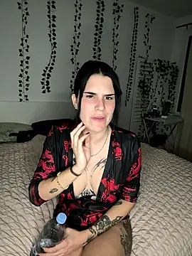 julieeeeee75 online show from 13, 1, 2026