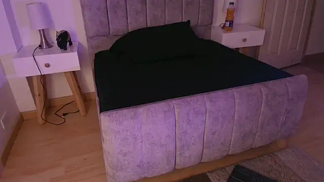 Lucy Carson  online show from 30, 3, 2026