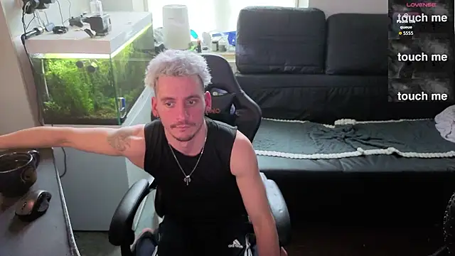 Rayzel White online show from 7, 2, 2026