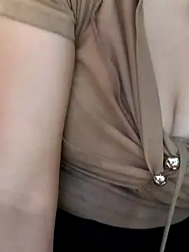 miumiu sexy2x online show from 28, 2, 2026