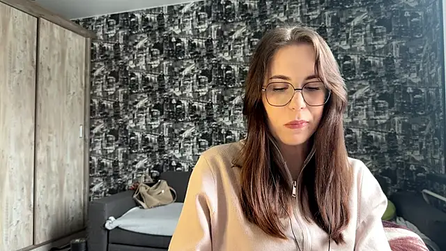 JanelleCourville online show from 3, 3, 2026