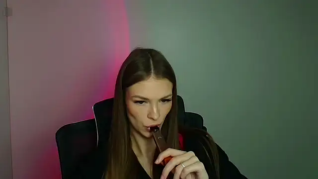 Snapshot of Lina_Loveuu chatting on 19, 2, 2026 Lina Loveuu online show from 19, 2, 2026