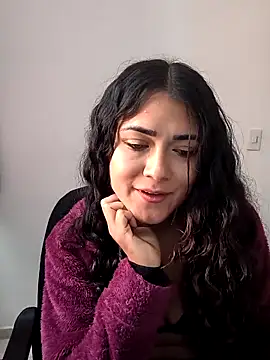 Snapshot of Freyarosse chatting on 9, 2, 2026 Freyarosse online show from 9, 2, 2026