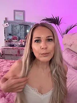 JulieSol online show from 4, 4, 2026