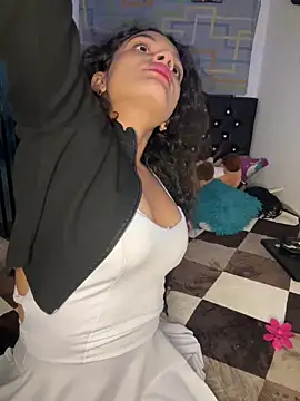 Snapshot of Nyxx_Velariia chatting on 5, 4, 2026 Nyxx Velariia online show from 5, 4, 2026